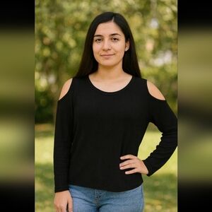 Sheilay Black Ribbed Cold-Shoulder Sweater-Size Small